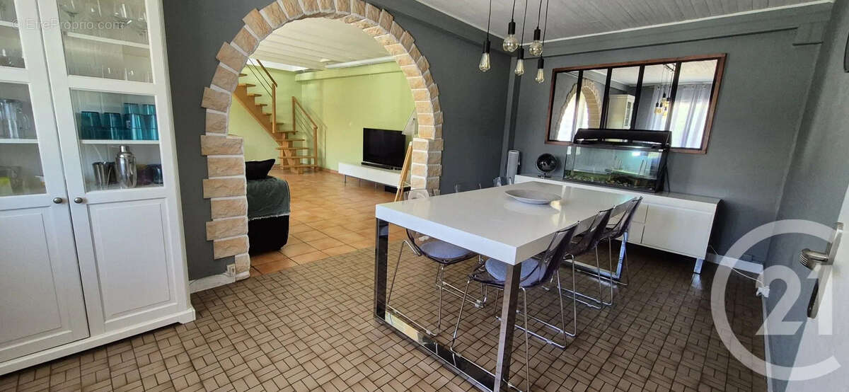 Maison 163 m² à La Frette  - photo 4