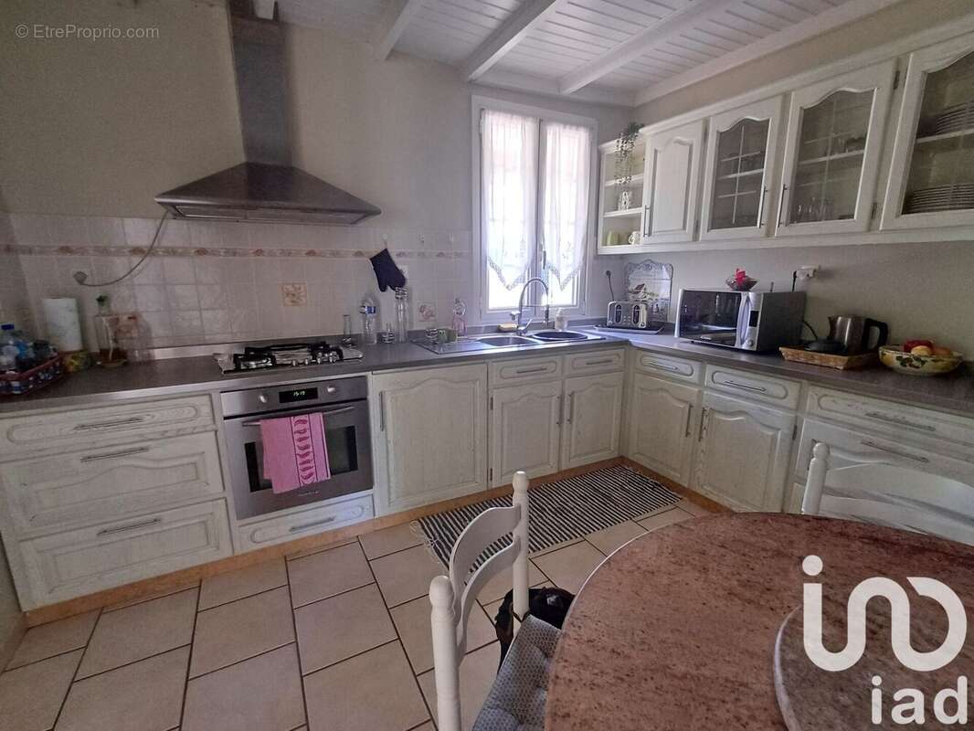 Maison 139 m² à Saint-Laurent-Des-Vignes  - photo 8