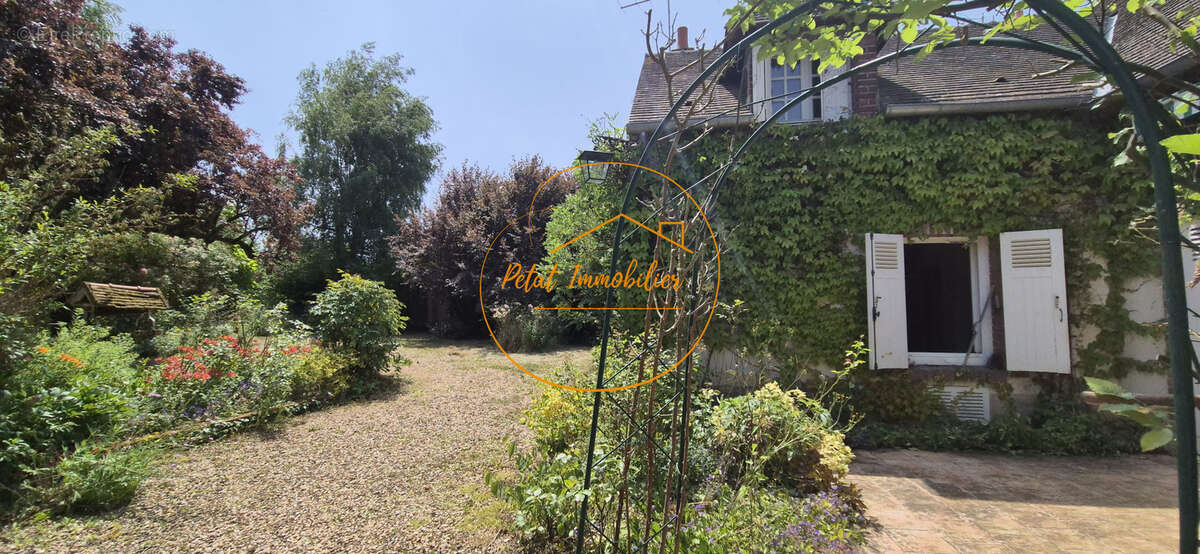 Maison à LAILLY-EN-VAL