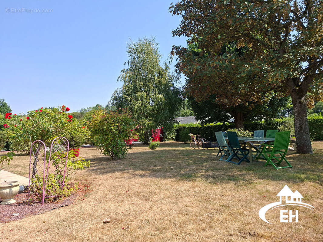 Maison familiale avec 4 chambres et grand terrain clos - photo 8