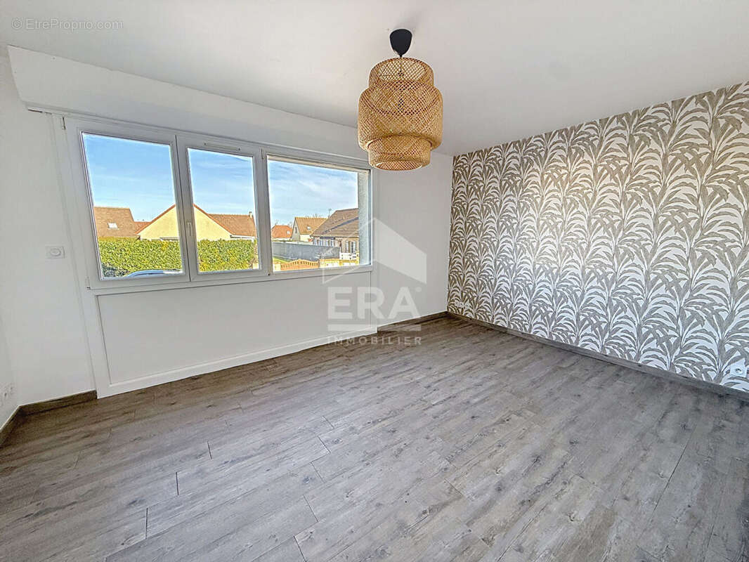 Appartement à CORMELLES-LE-ROYAL