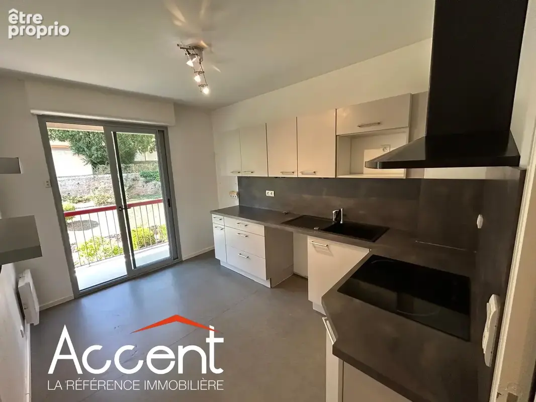 RODEZ appartement T3/4 dernier étage avec ascenseur et garage privatif - photo 3