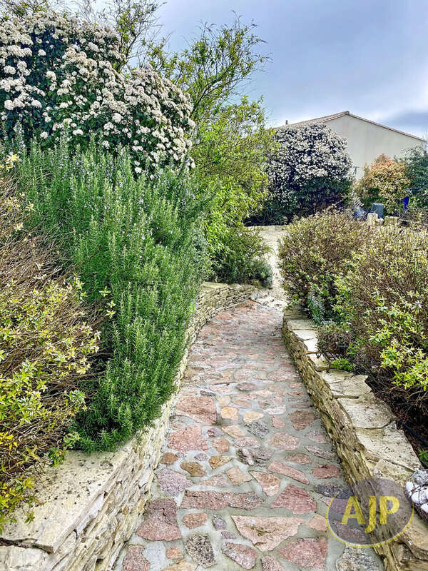 Maison fonctionnelle avec sous-sol aménagé et vue imprenable - photo 16