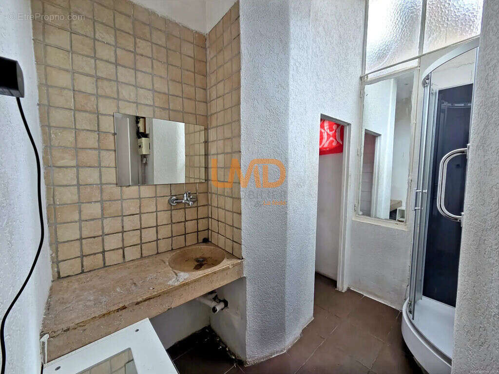 Appartement à MARSEILLE-4E