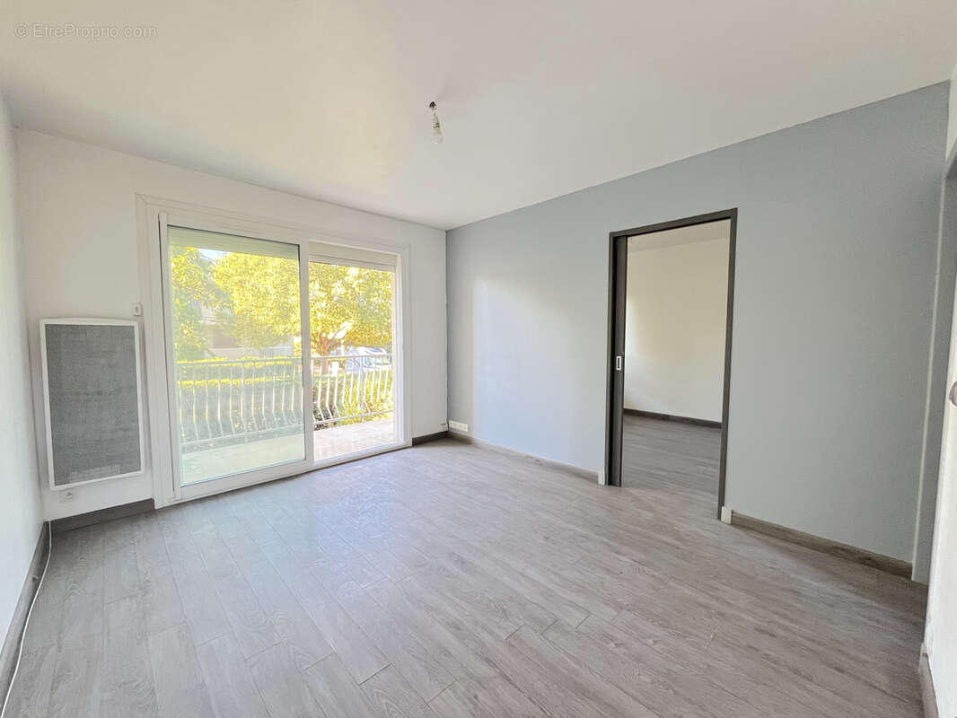 appartement T2 - idéalement situé proche des plages - belle terrasse - photo 4