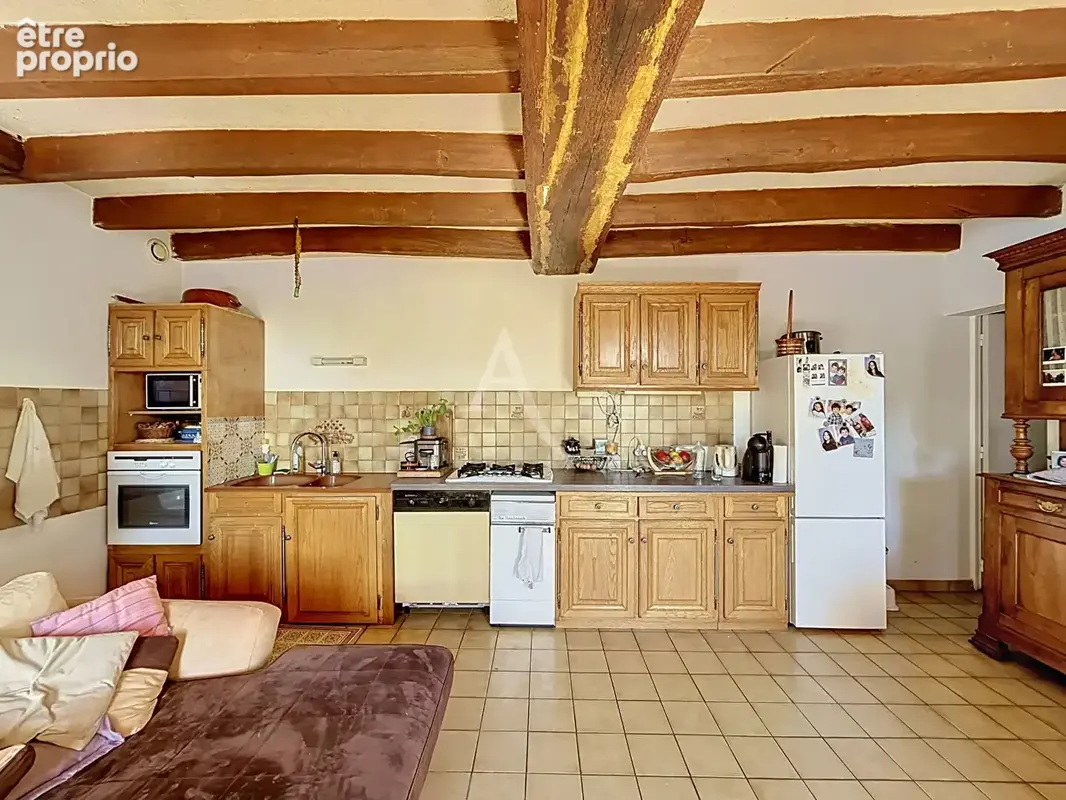 Montilliers - Longère avec dépendances sur plus de 5,5 hectares, sans voisinage - photo 3