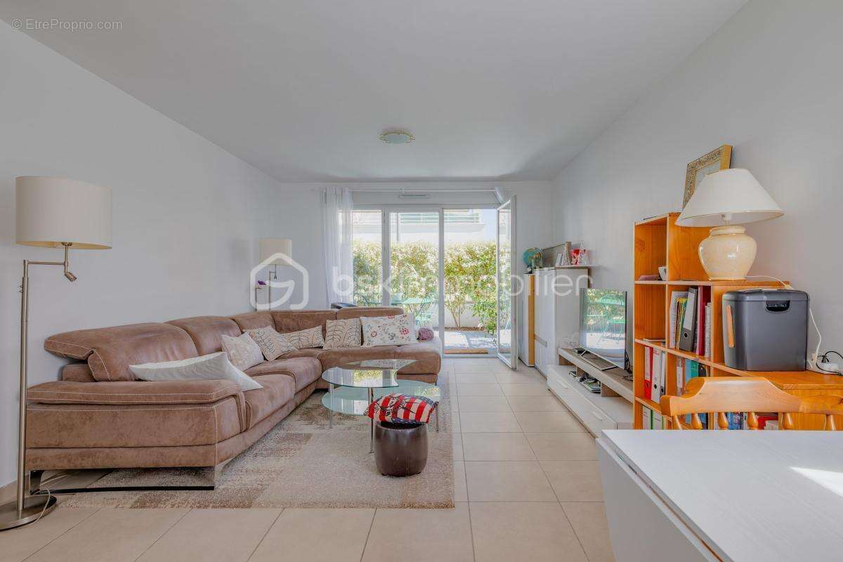 Appartement à MEYZIEU