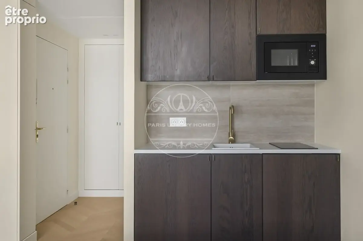 Superbe pied à terre à Paris 8ème ! - photo 10