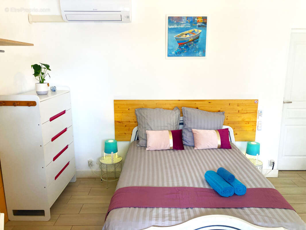 Villa rénovée divisée en 4 appartements à La Ciotat 50 m de la mer - photo 16