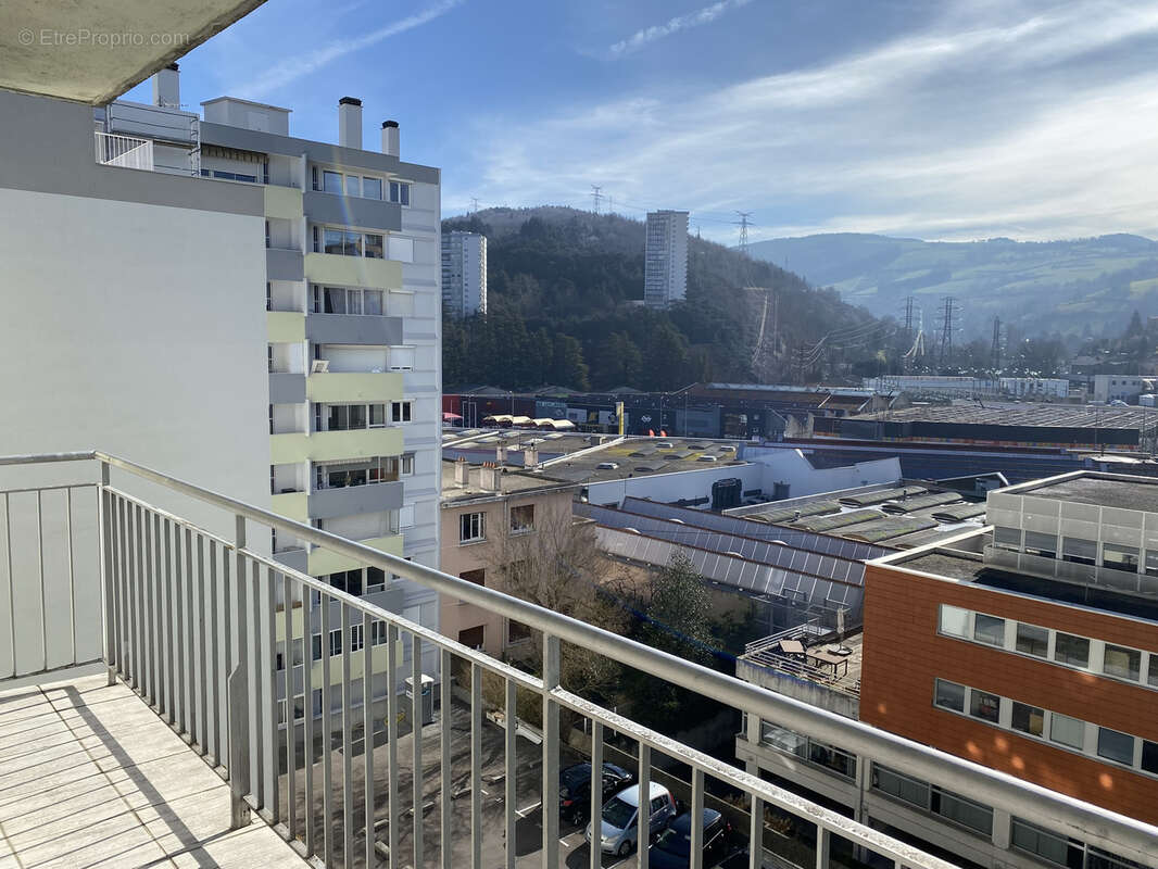 Appartement à SAINT-ETIENNE