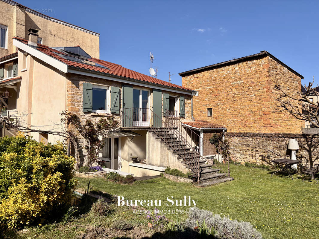 Maison à COUZON-AU-MONT-D'OR