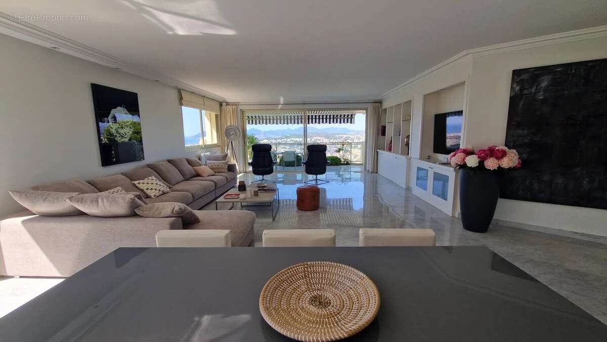 Appartement à LE CANNET