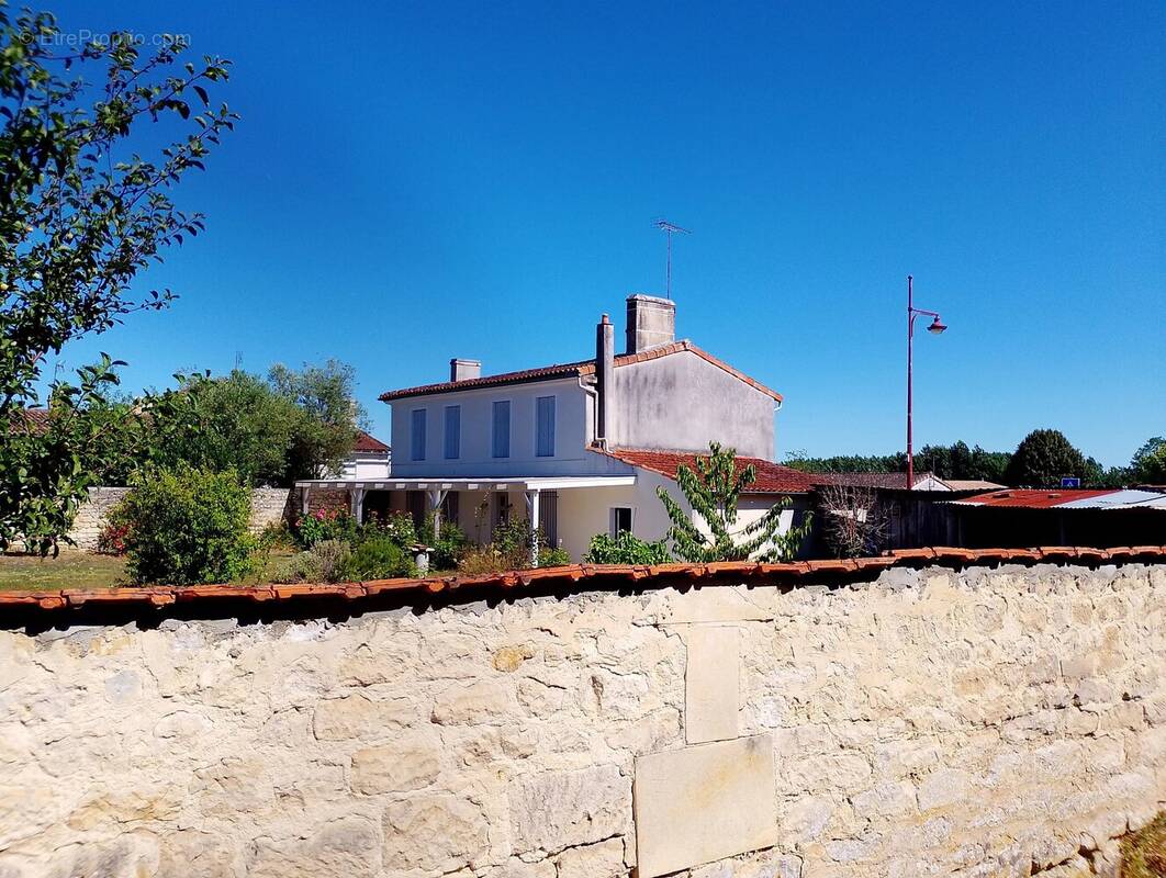 Maison à JONZAC