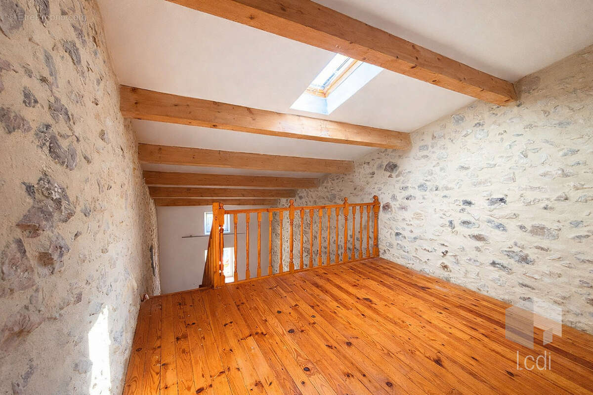 ROCHEMAURE, maison de village de 130 m2 - photo 5