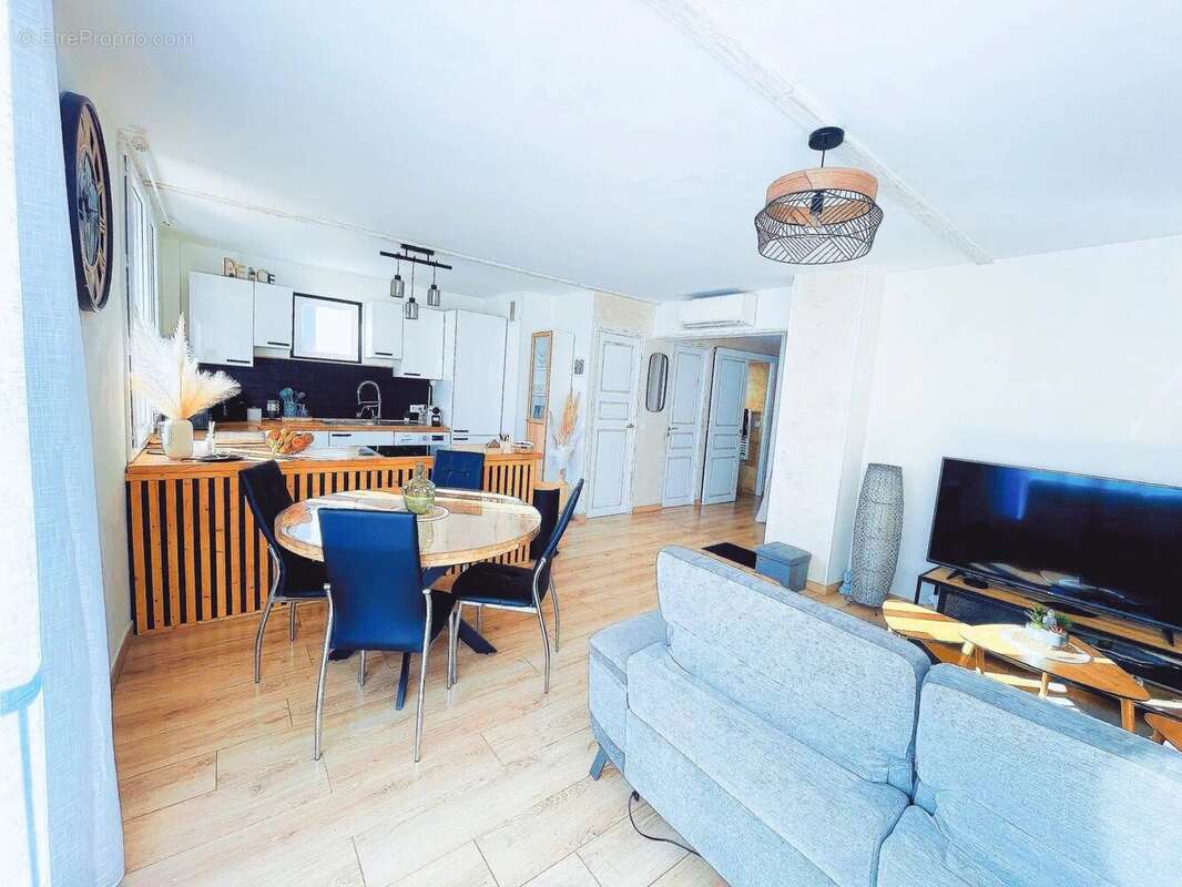 Appartement à MANDELIEU-LA-NAPOULE