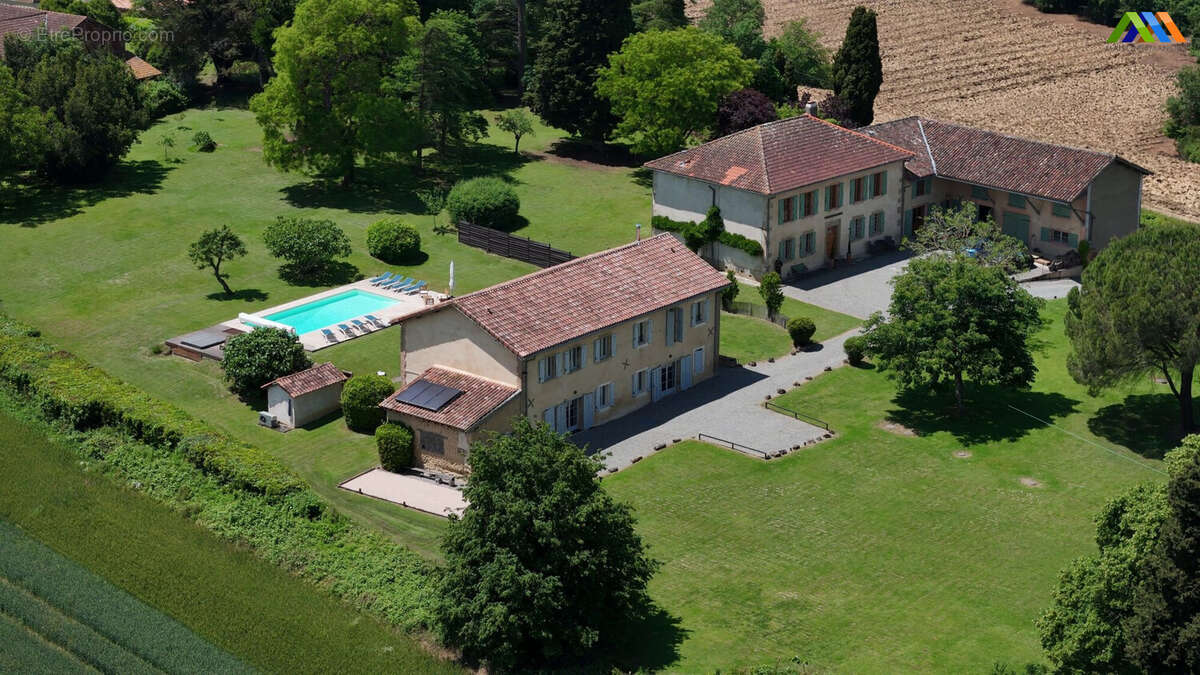 600 m² à L'isle-En-Dodon  - photo 5