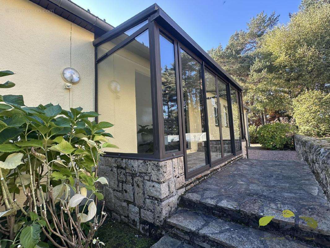 Maison à PEYRAT-LE-CHATEAU