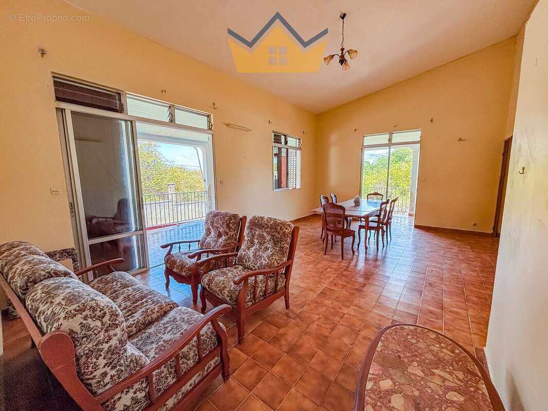 Maison 137 m² à Sainte-Anne  - photo 3