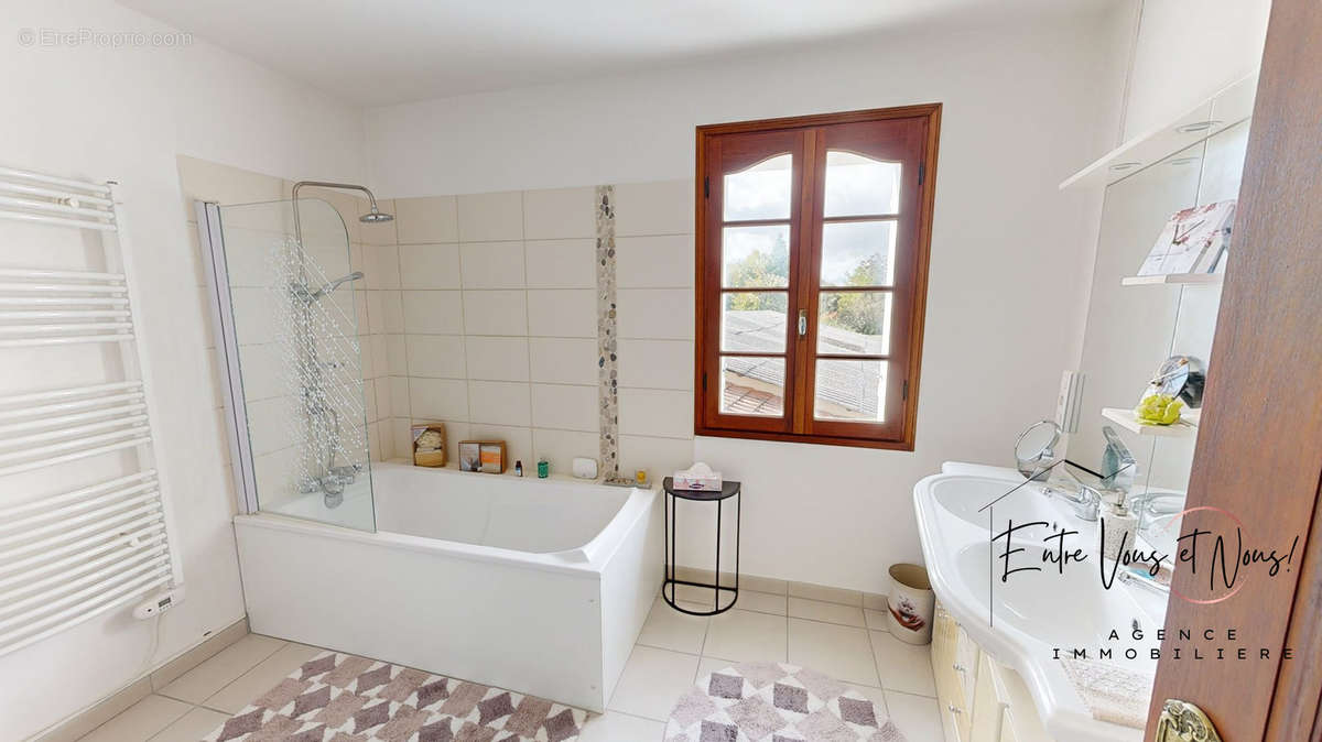 SALLE DE BAINS - Maison à CASTETS-EN-DORTHE