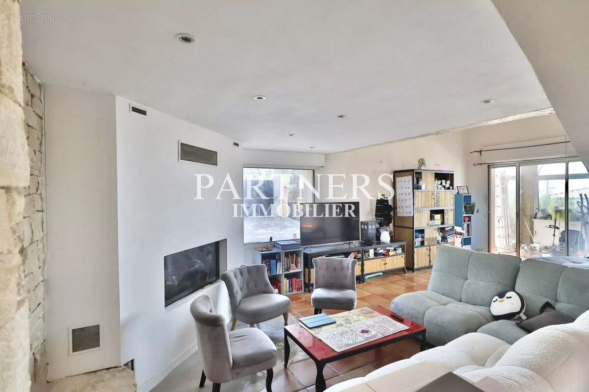 Maison 220 m² à Marseille-15e  - photo 8