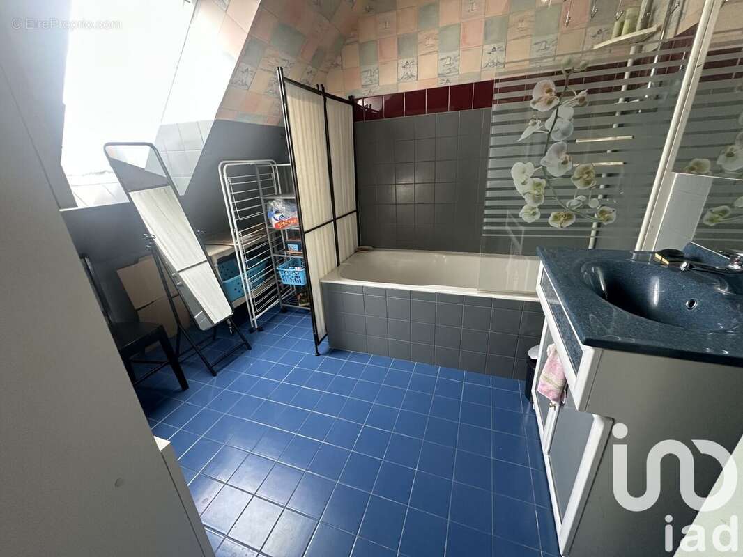 Photo 9