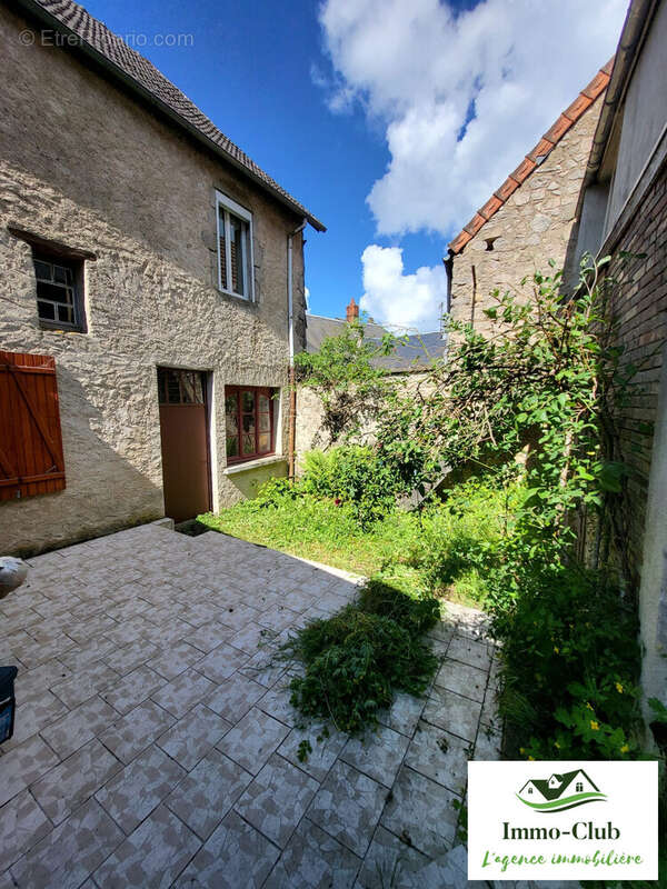 Maison à CHATEAU-CHINON(VILLE)