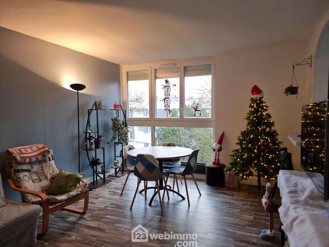 Appartement à VILLENEUVE-LE-ROI