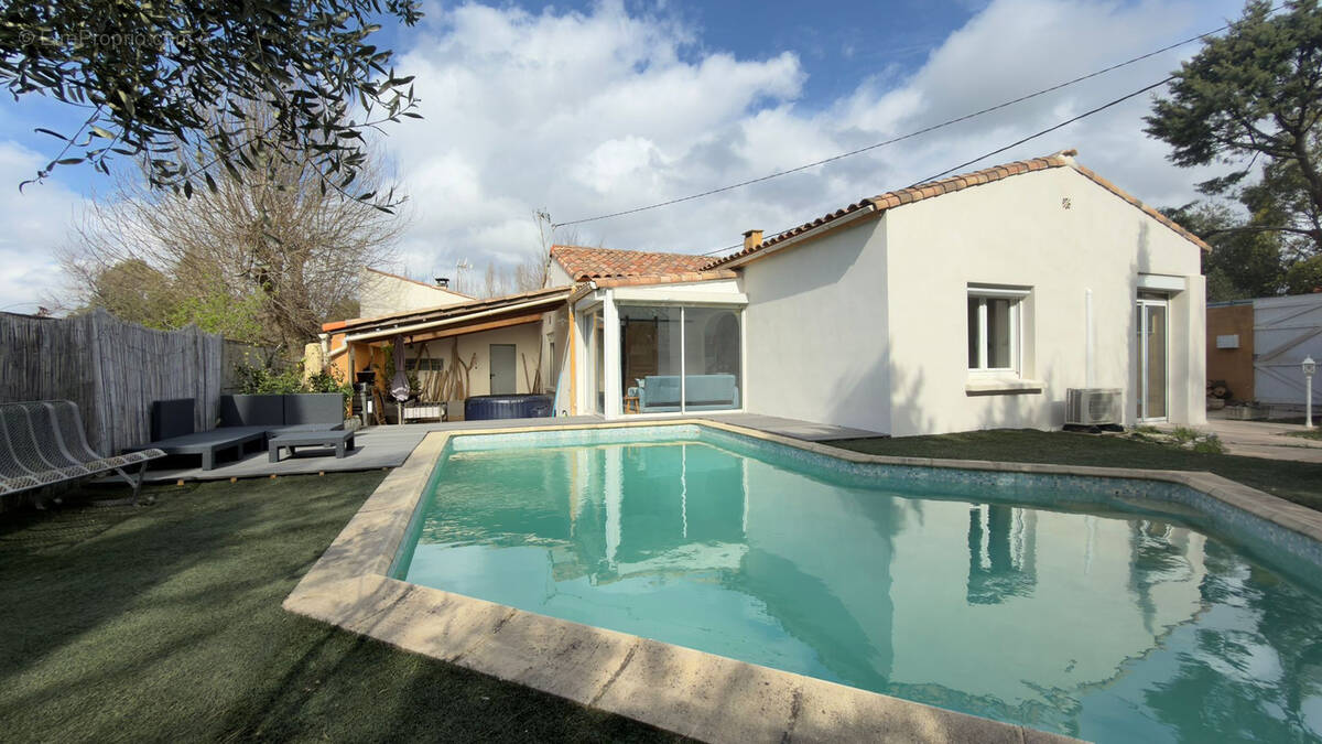 Maison à VILLEMOUSTAUSSOU