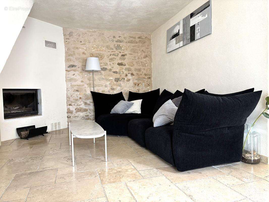 Maison à MAUGUIO
