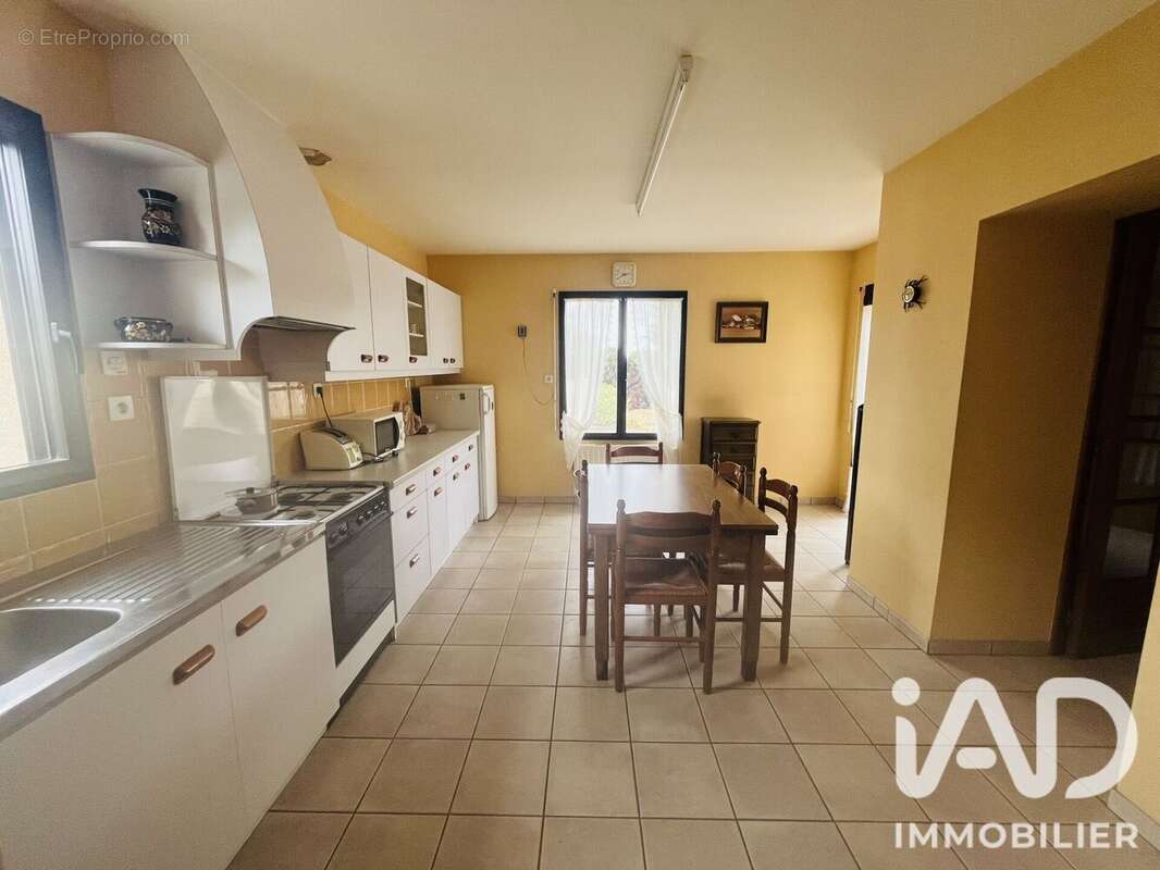 Maison 153 m² à Coesmes  - photo 3
