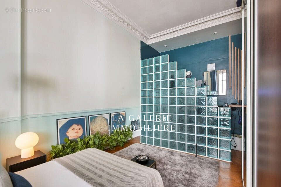 Appartement à PARIS-14E