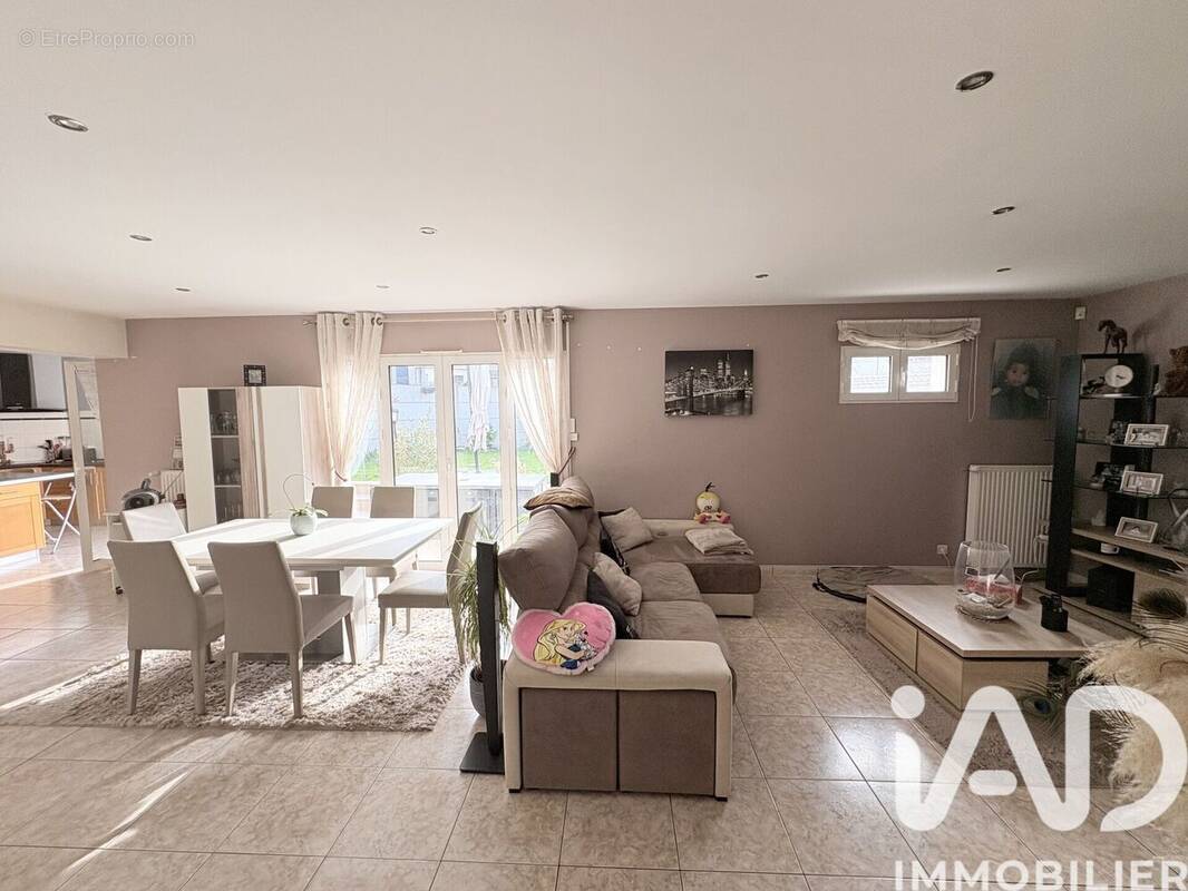 Photo 1 - Maison à LIVRY-GARGAN