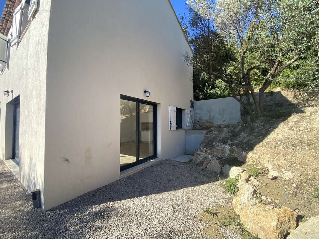 Maison 95 m² à Carnoules  - photo 9