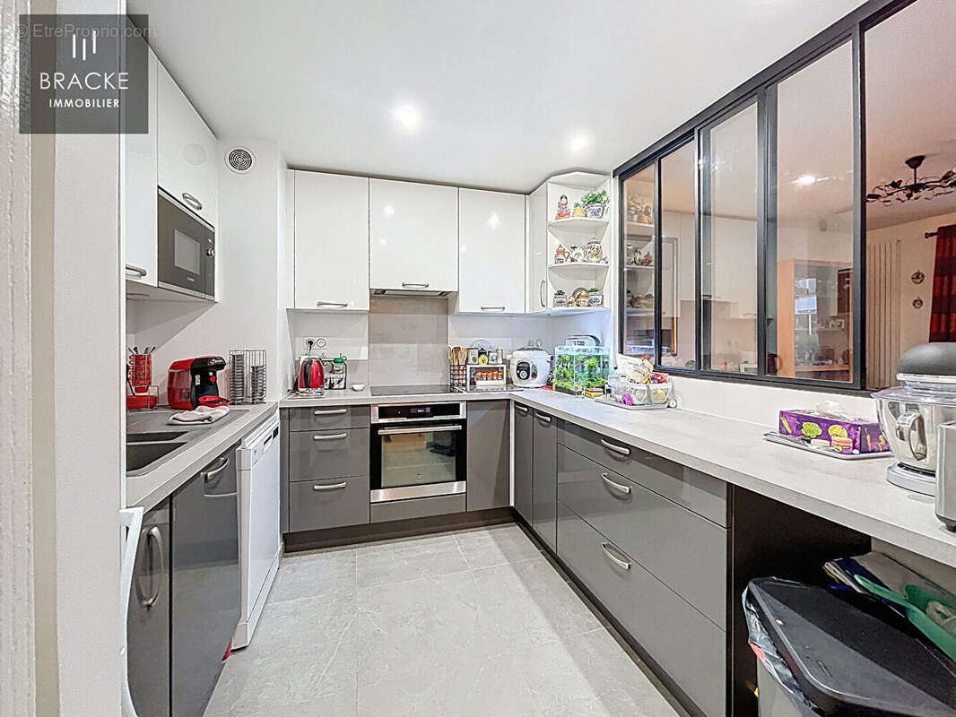 Appartement à COURBEVOIE