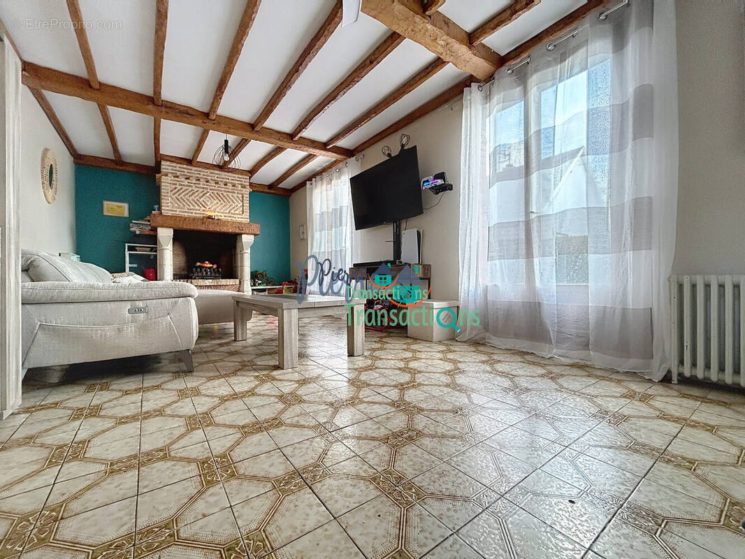 Maison à SAINT-MAURICE-D'ETELAN