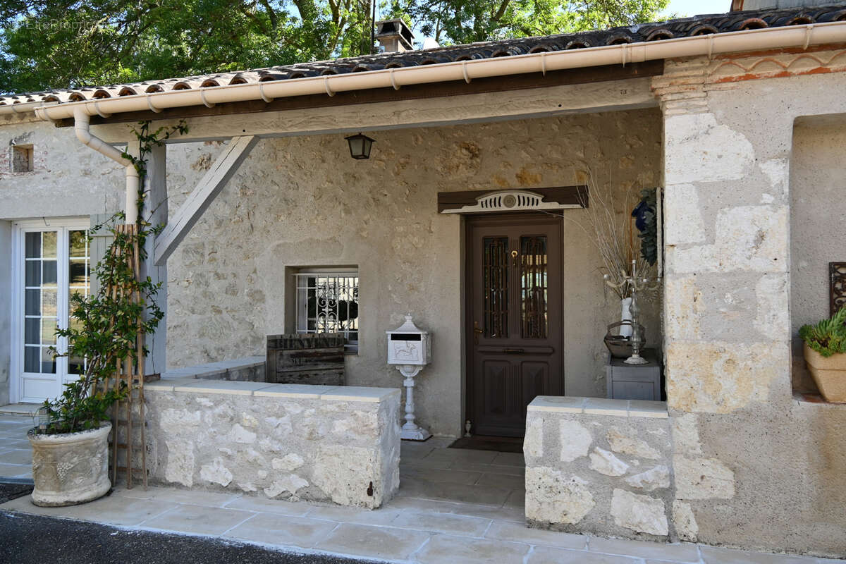 Maison de campagne de charme avec maison d’amis, piscine et vues panoramiques - photo 3