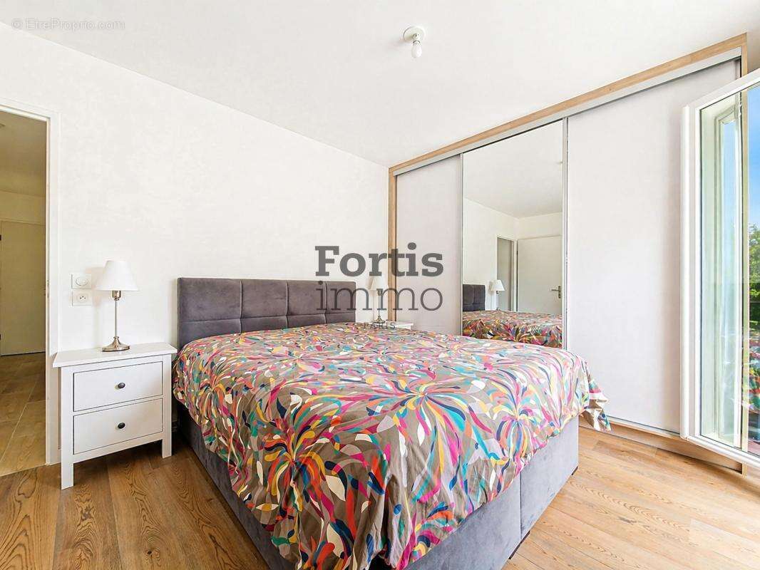 Appartement à LE PLESSIS-ROBINSON