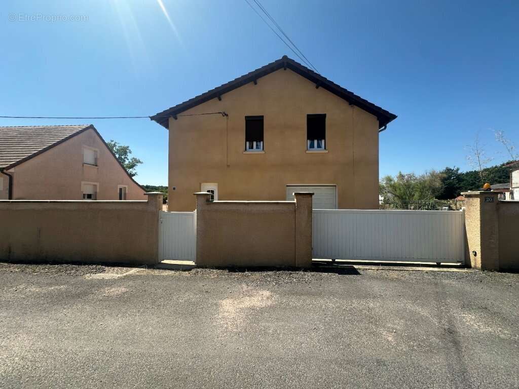 Appartement à PARAY-LE-MONIAL