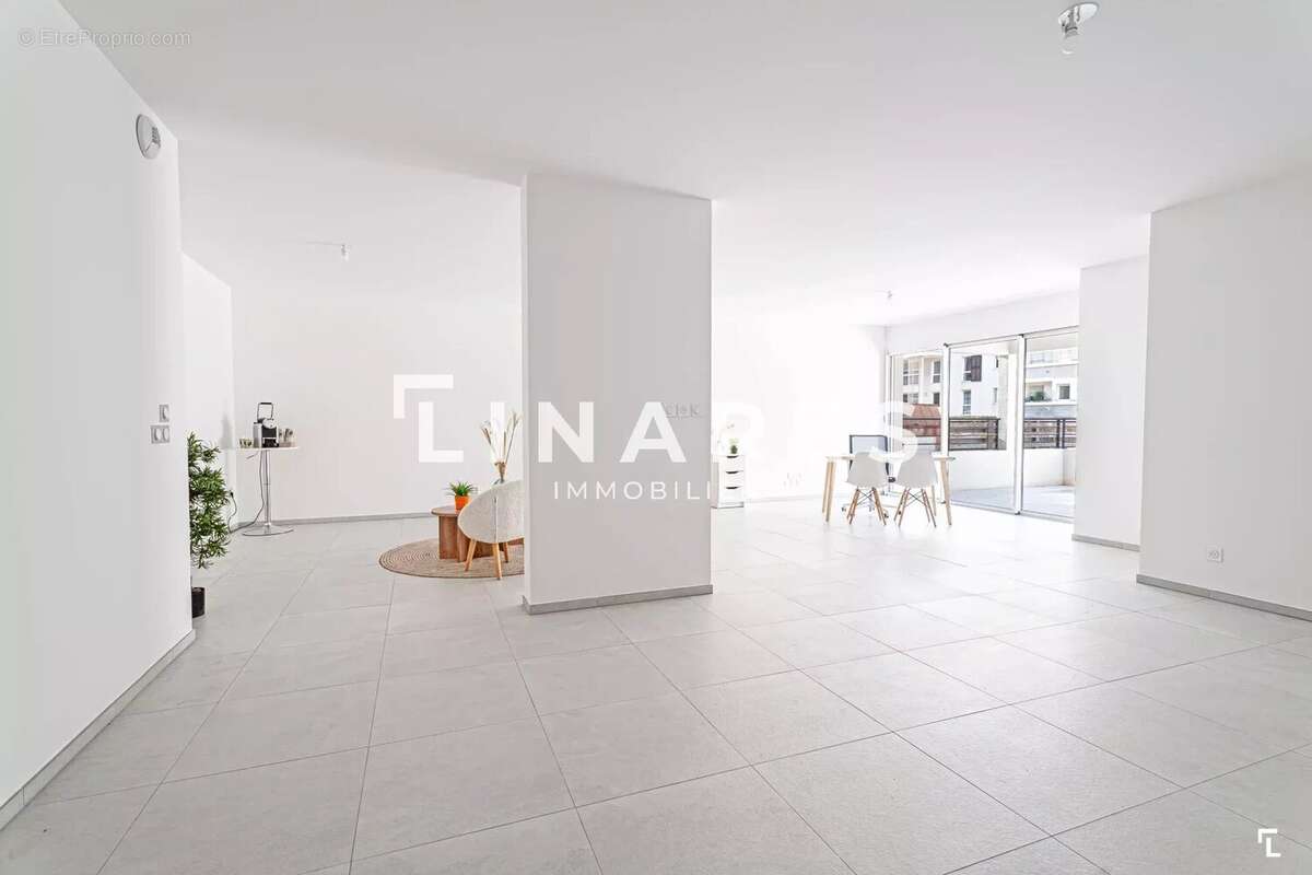 Appartement à MARSEILLE-8E