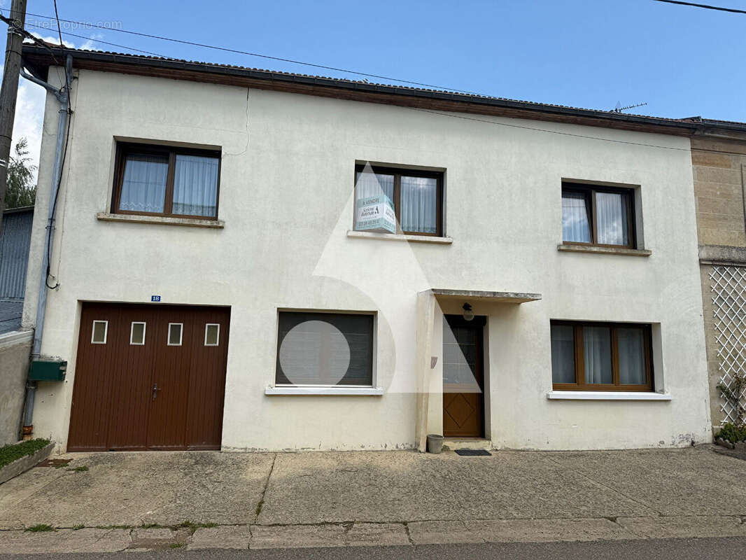 Maison à LES HAUTS-DE-CHEE