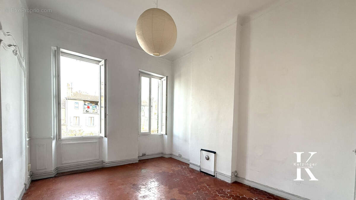 Appartement à MARSEILLE-6E