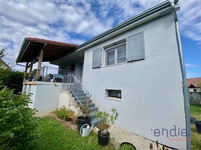 Maison à COLLONGES-LES-PREMIERES