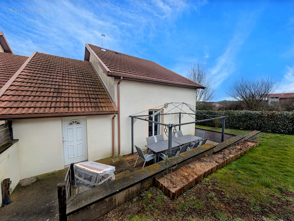 Maison à DOMPAIRE