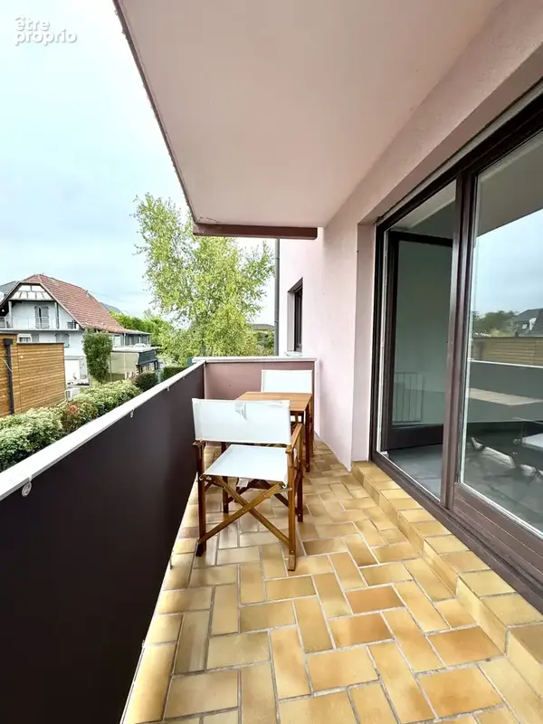 À vendre à eschau   beau 3 pièces de 75 m2 avec balcon, grand garage et jardin collectif ! - photo 2