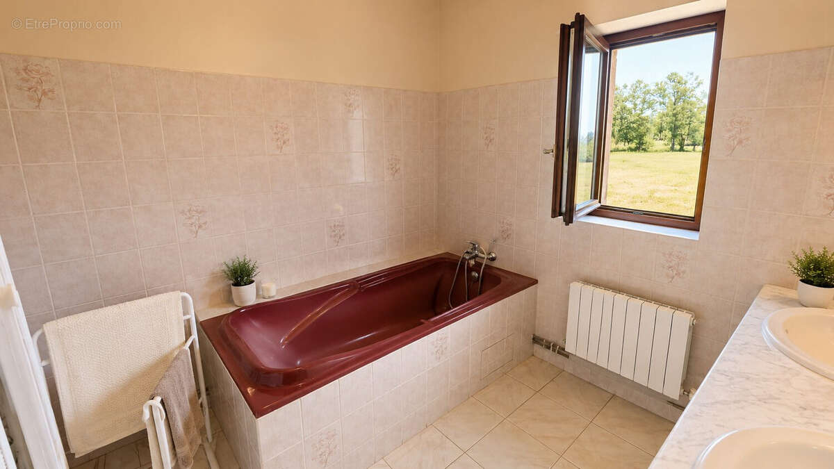 Maison 110 m² à Le Bourgneuf-La-Foret  - photo 9