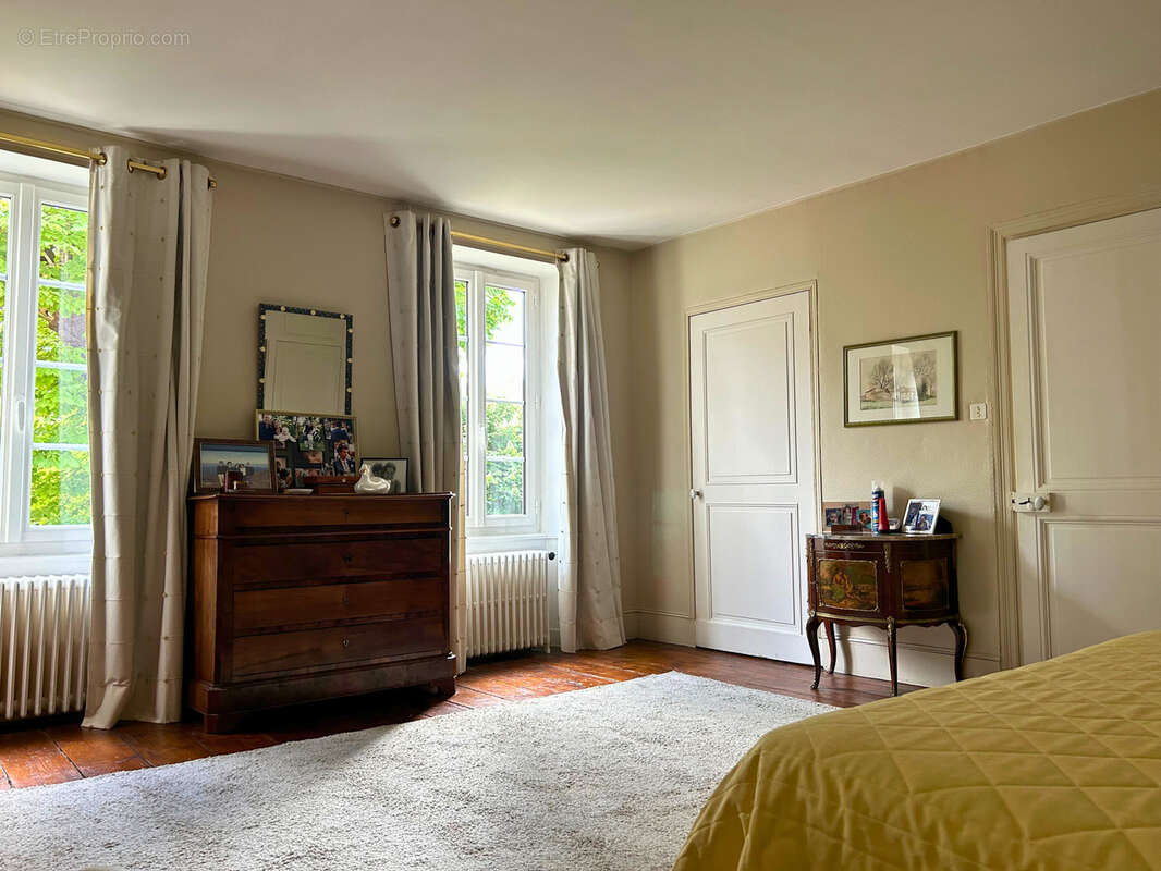 MAISON DE CARACTÈRE en pierre avec 5 chambres, garage et piscine à COGNAC - photo 13