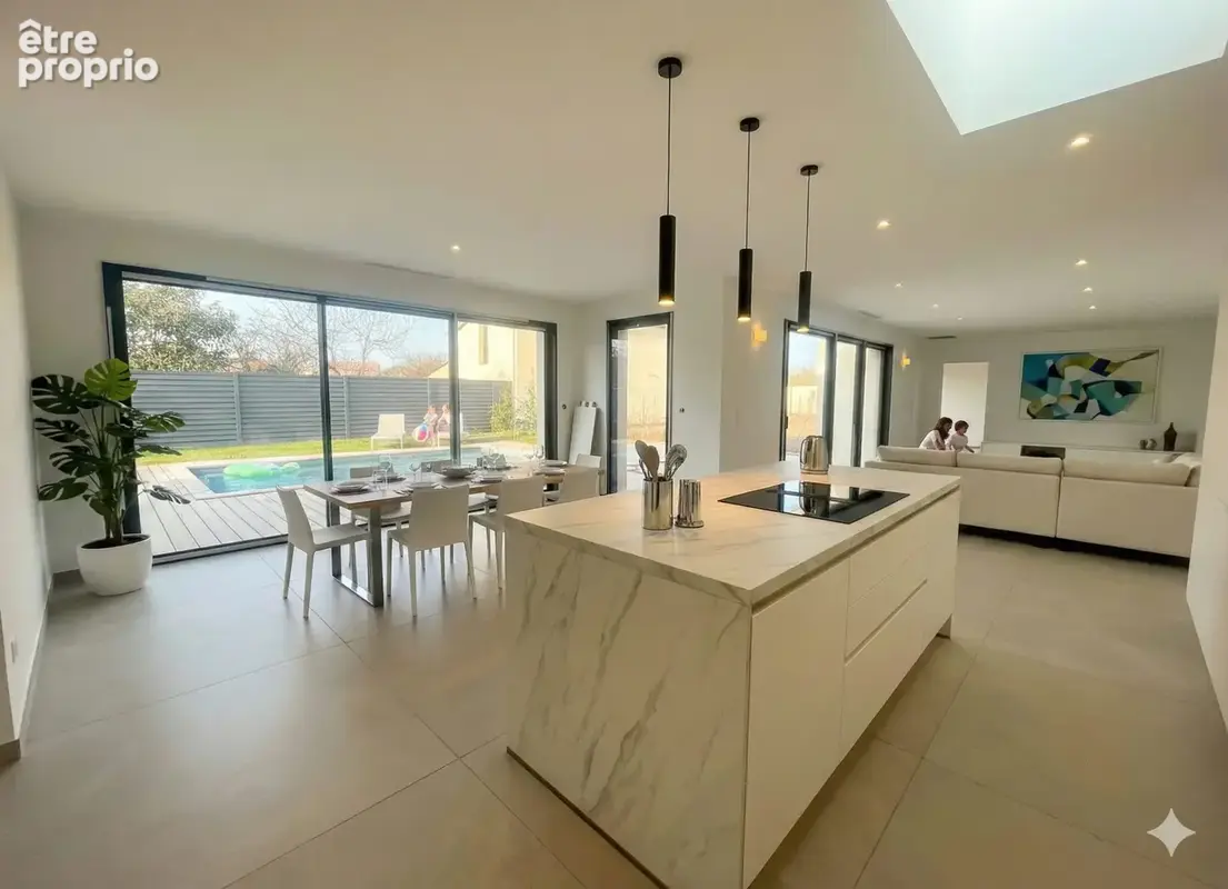 Maison 269 m² à Decines-Charpieu  - photo 4