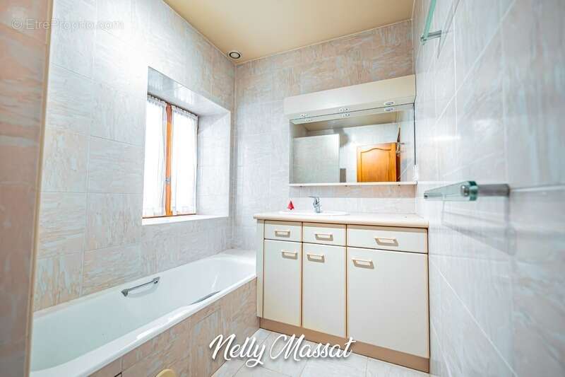 Maison à vendre 6 pièces BARBY (73) - Maison familiale avec jardin et fort potentiel d'aménagement - photo 7