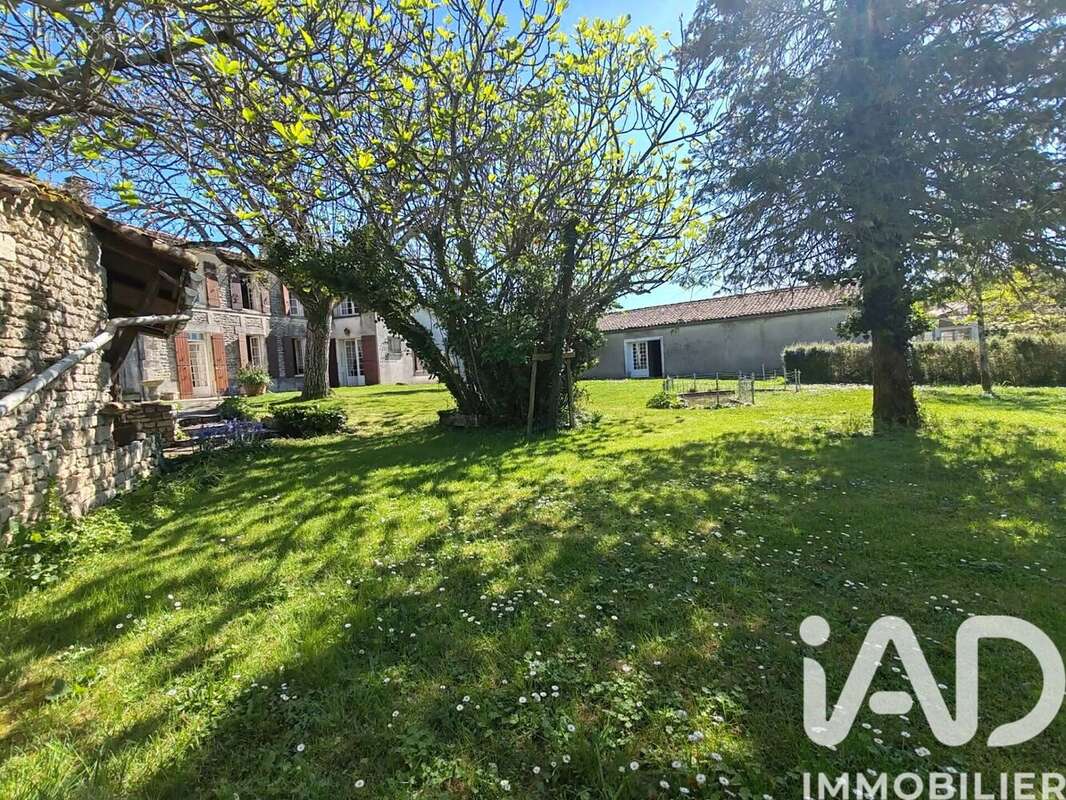 Maison 240 m² à Breuil-La-Reorte  - photo 3