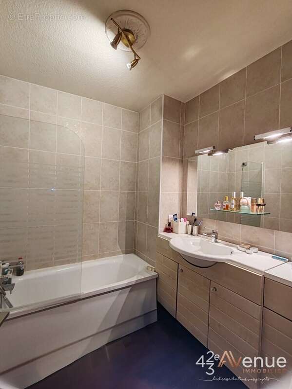 Appartement 139 m² à Saint-Etienne  - photo 7